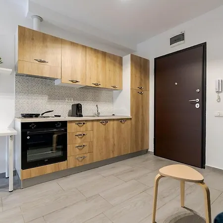 Downtown Urban W Balcony Vol 2 *