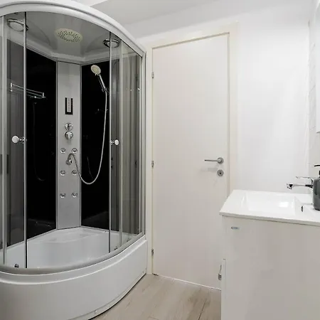 Downtown Urban W Balcony Vol 2 *