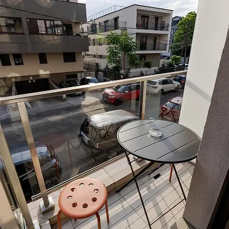 Apartment Downtown Urban W Balcony Vol 2