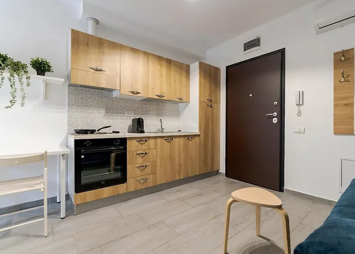 Downtown Urban W Balcony Vol 2 *