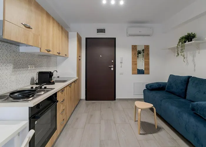 Downtown Urban W Balcony Vol 2